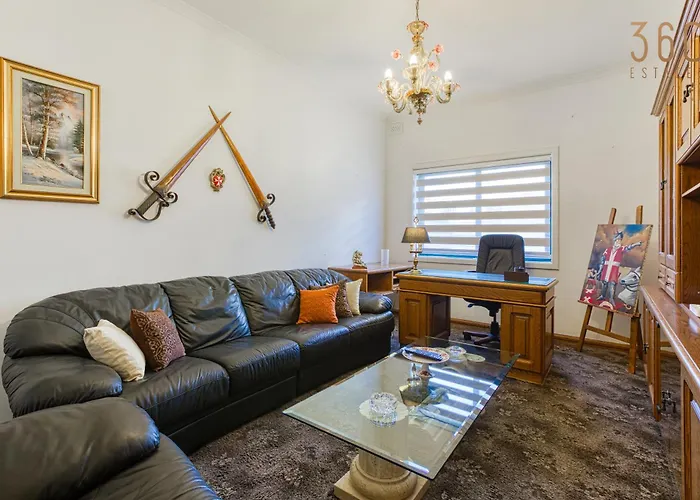 Authentic 2Br Home In The Heart Of Valletta By 360 Estates